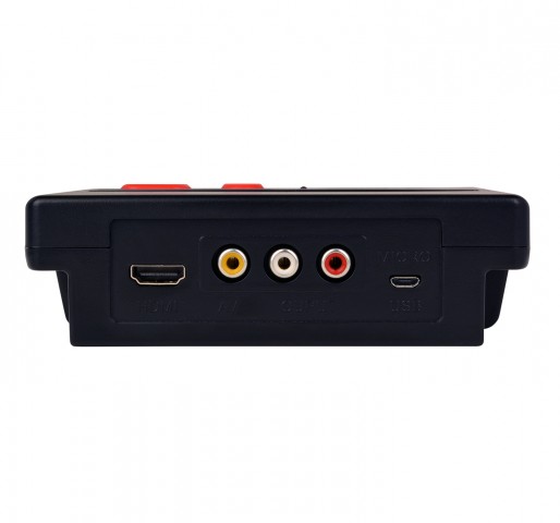 Auf der Rückseite hat die Konsole einen HDMI- sowie einen AV-Ausgang. Per Micro-USB-Kabel wird die Stromversorgung hergestellt. (Bild: Retrobit)